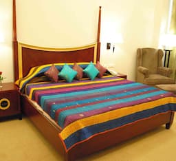 Deluxe Twin Bed /King Double Room